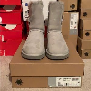 Bailey Button Poppy / Gray